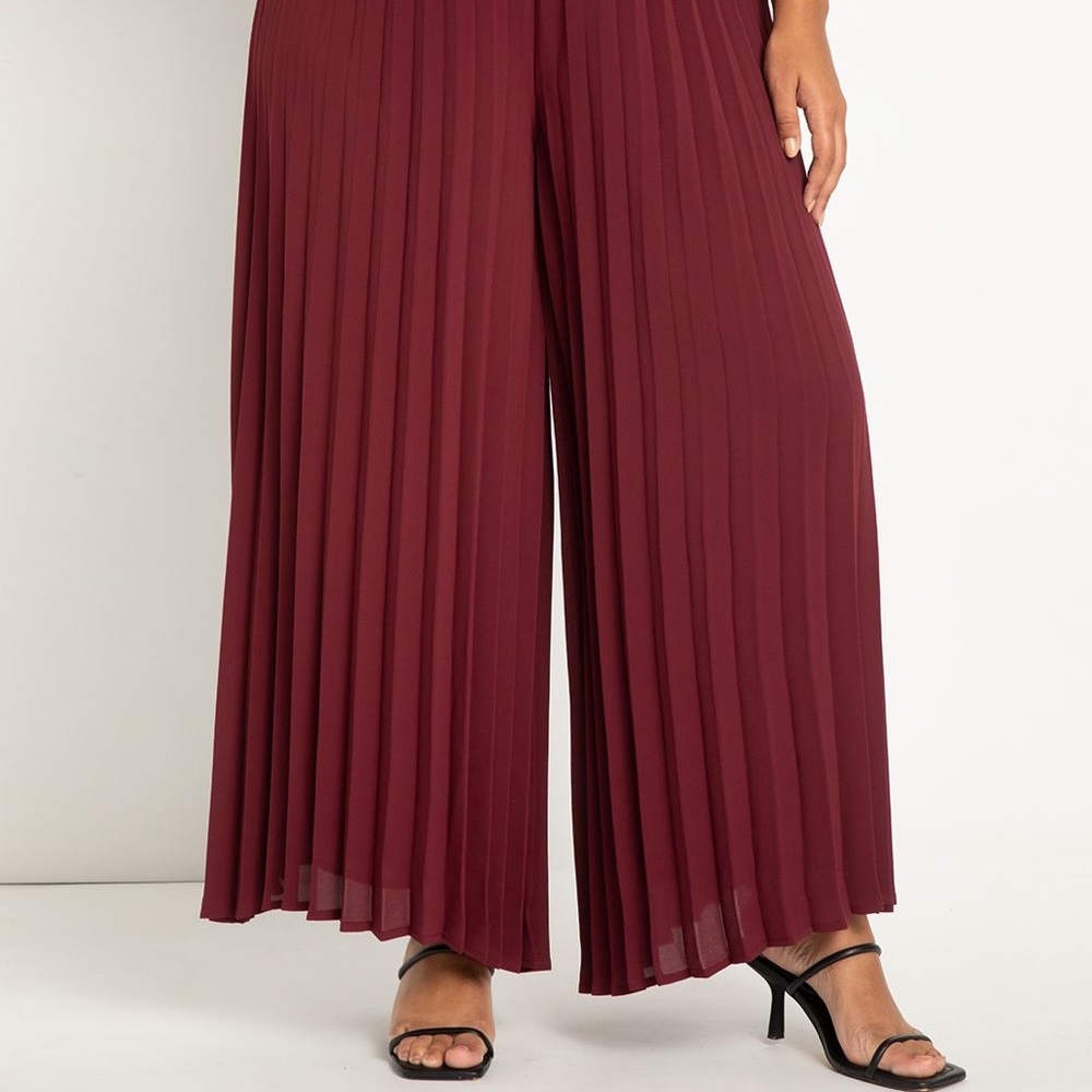 Eloquii - Maroon Pleated Palazzo Pant